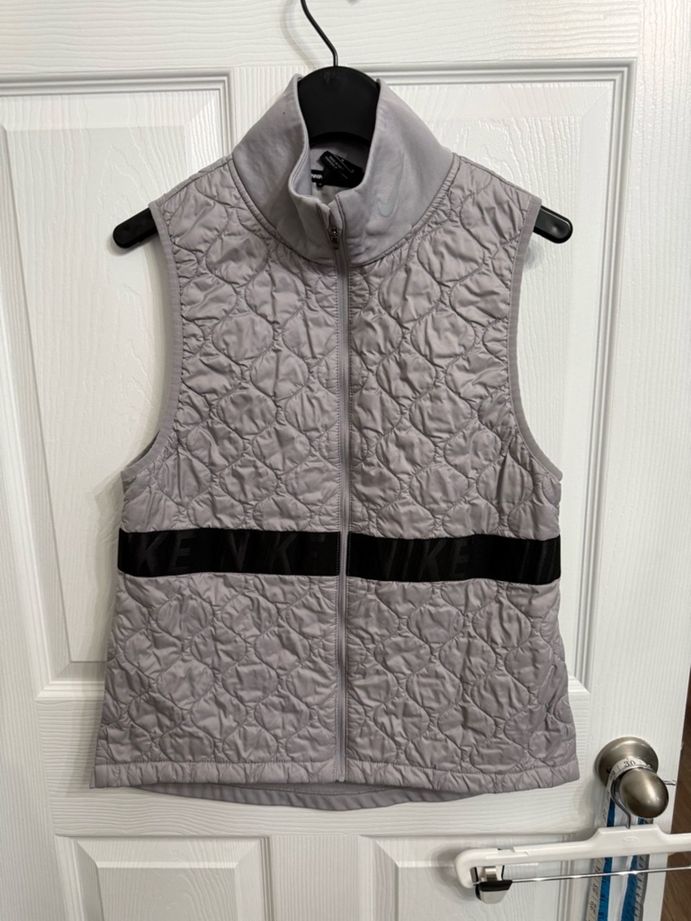 Nike Vest Womens M Gray Aerolayer Quilted Full Zip Running Golf Insulated Puffer